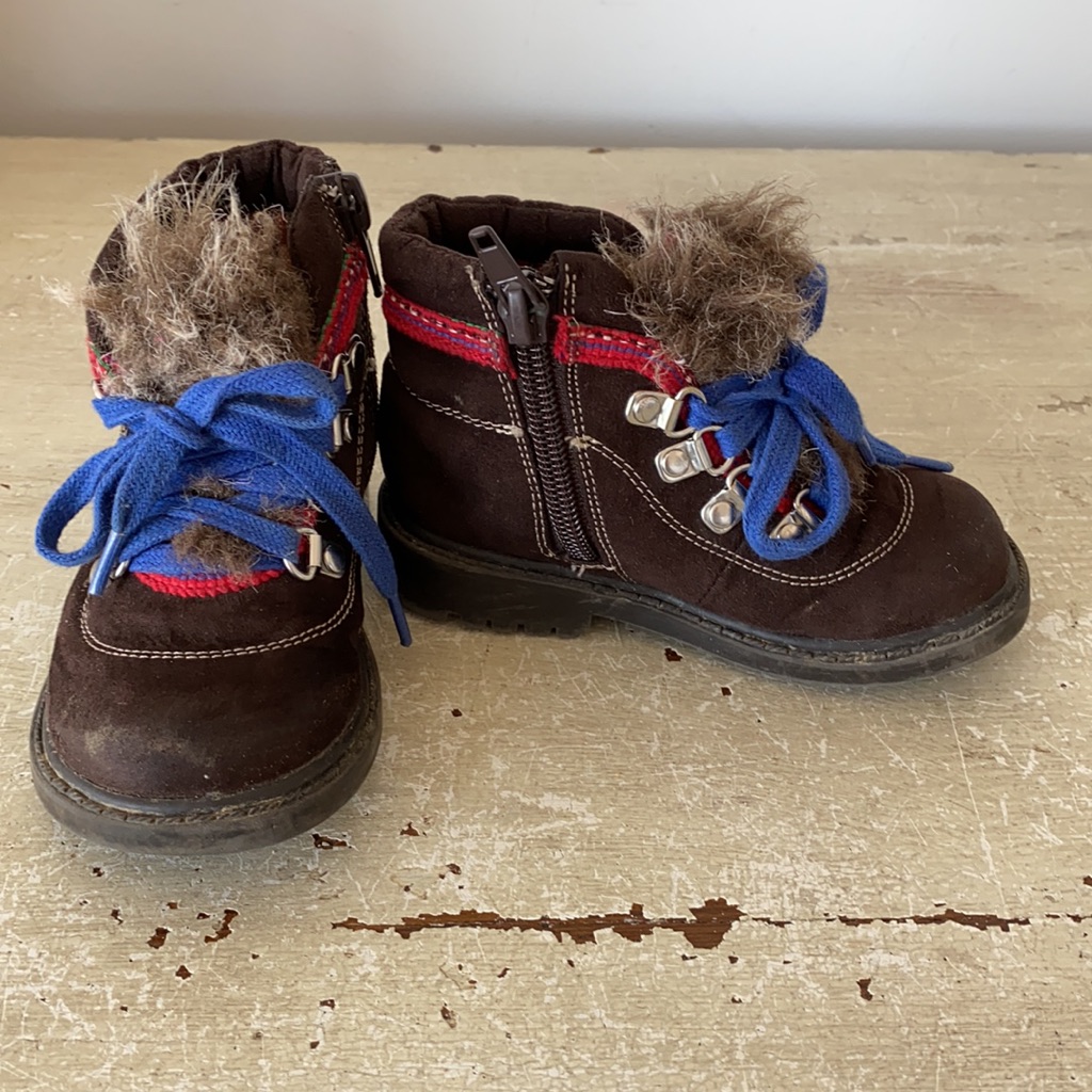 Stuart Weitzman Baby Zippered Hiking Boots | 6